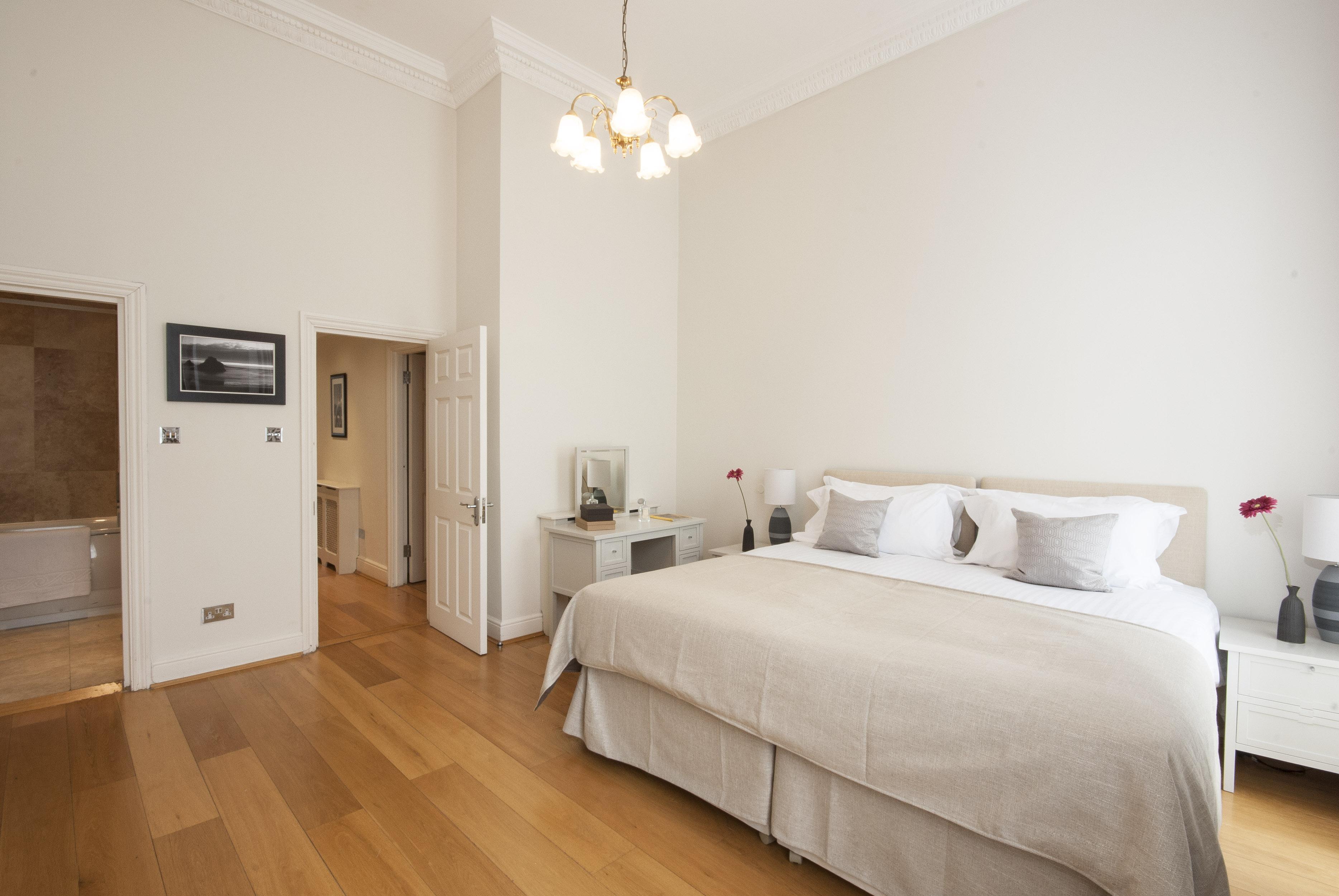 Queensgate Court Лондон Екстериор снимка