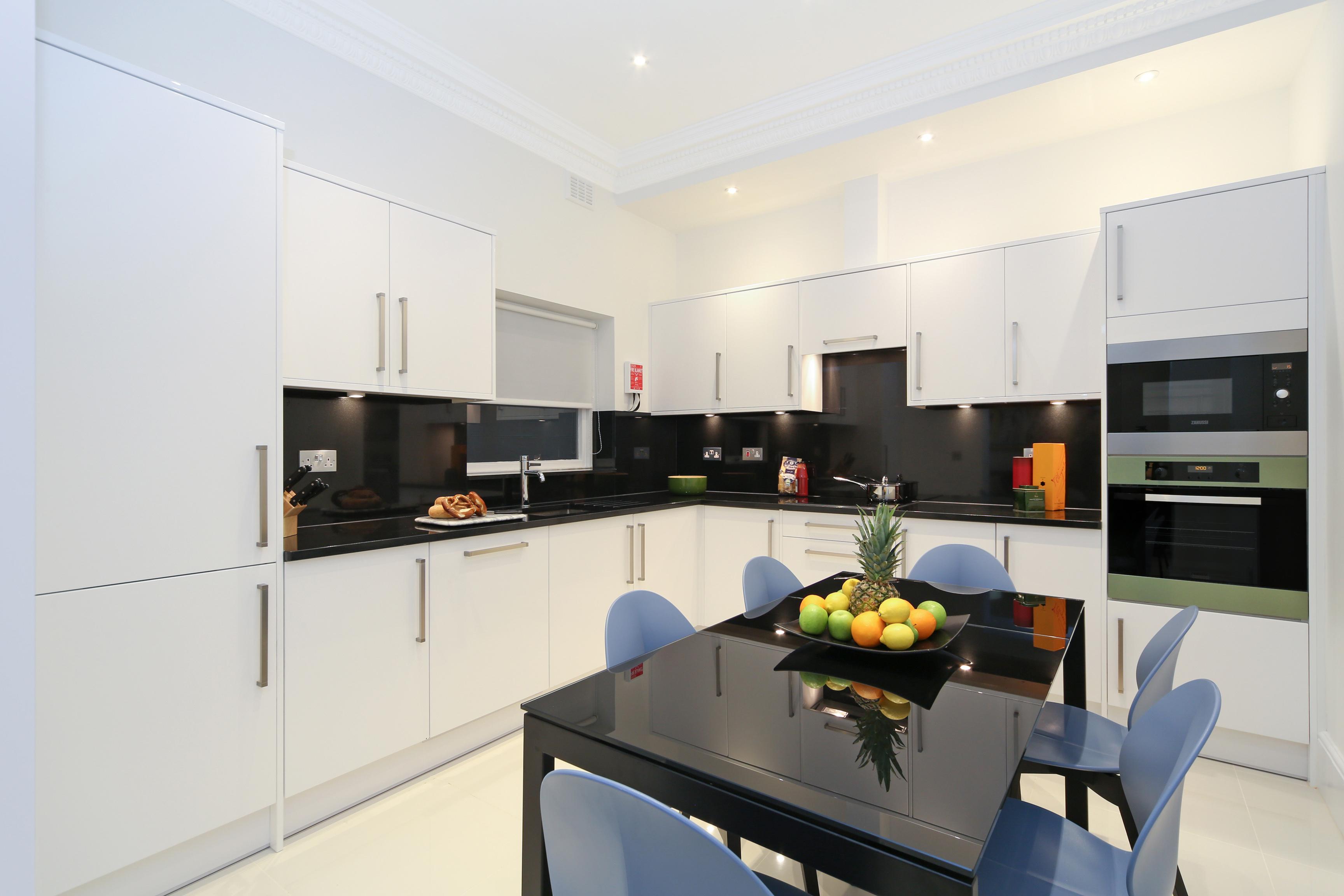 Queensgate Court Лондон Екстериор снимка
