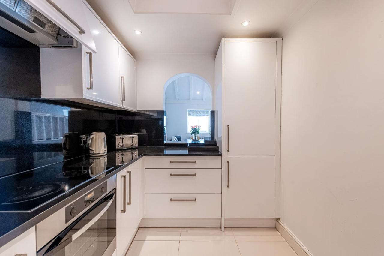 Queensgate Court Лондон Екстериор снимка