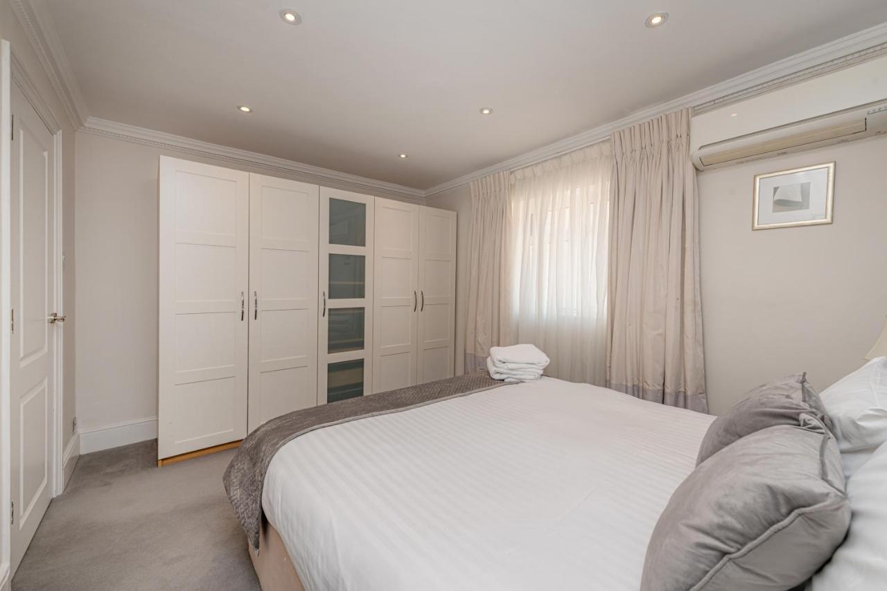 Queensgate Court Лондон Екстериор снимка