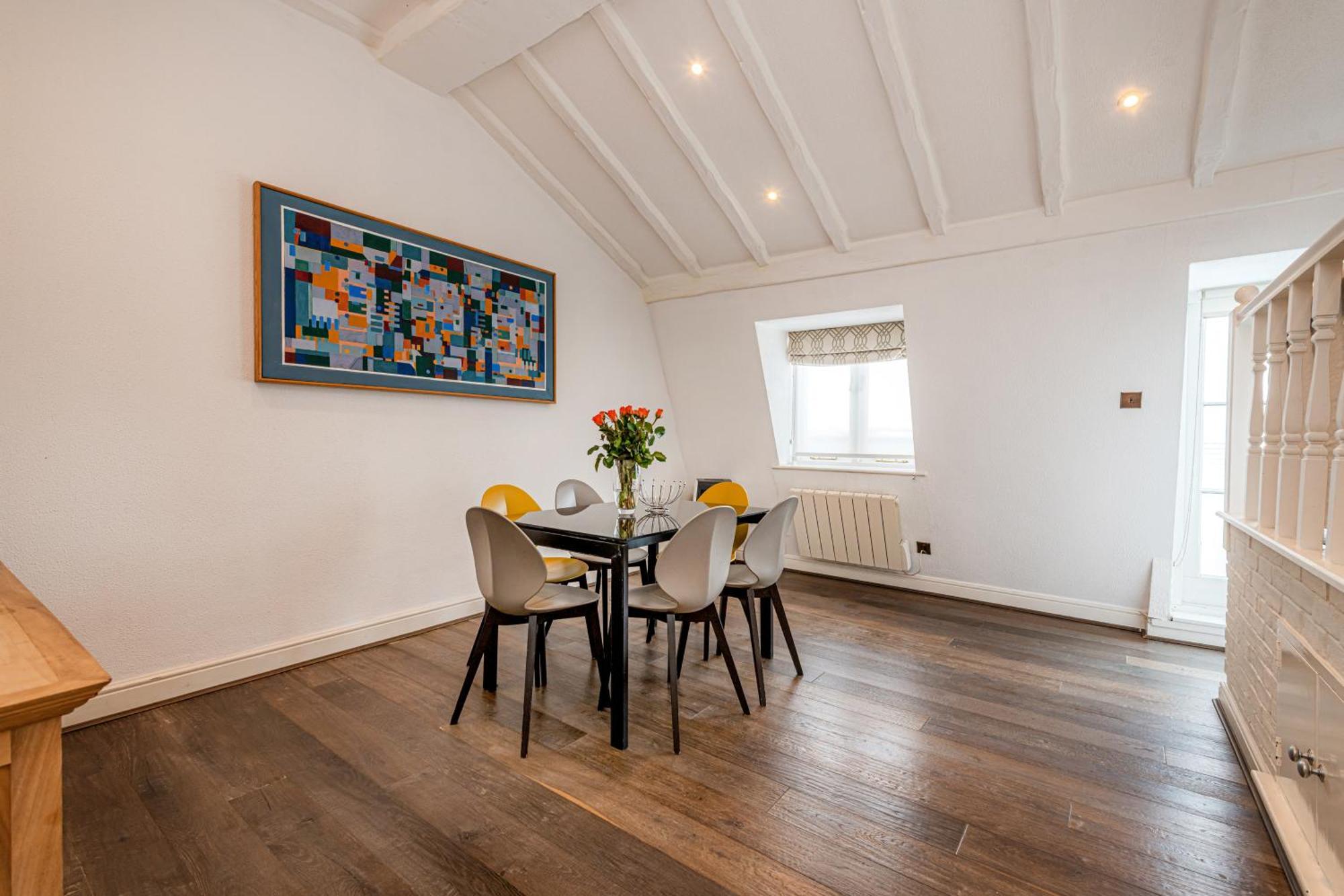 Queensgate Court Лондон Стая снимка